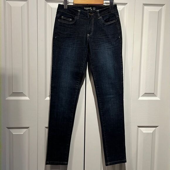 Liquid X Skinny Jeans Size‎ 2 ( fits larger, see measurements) - Picture 2 of 10